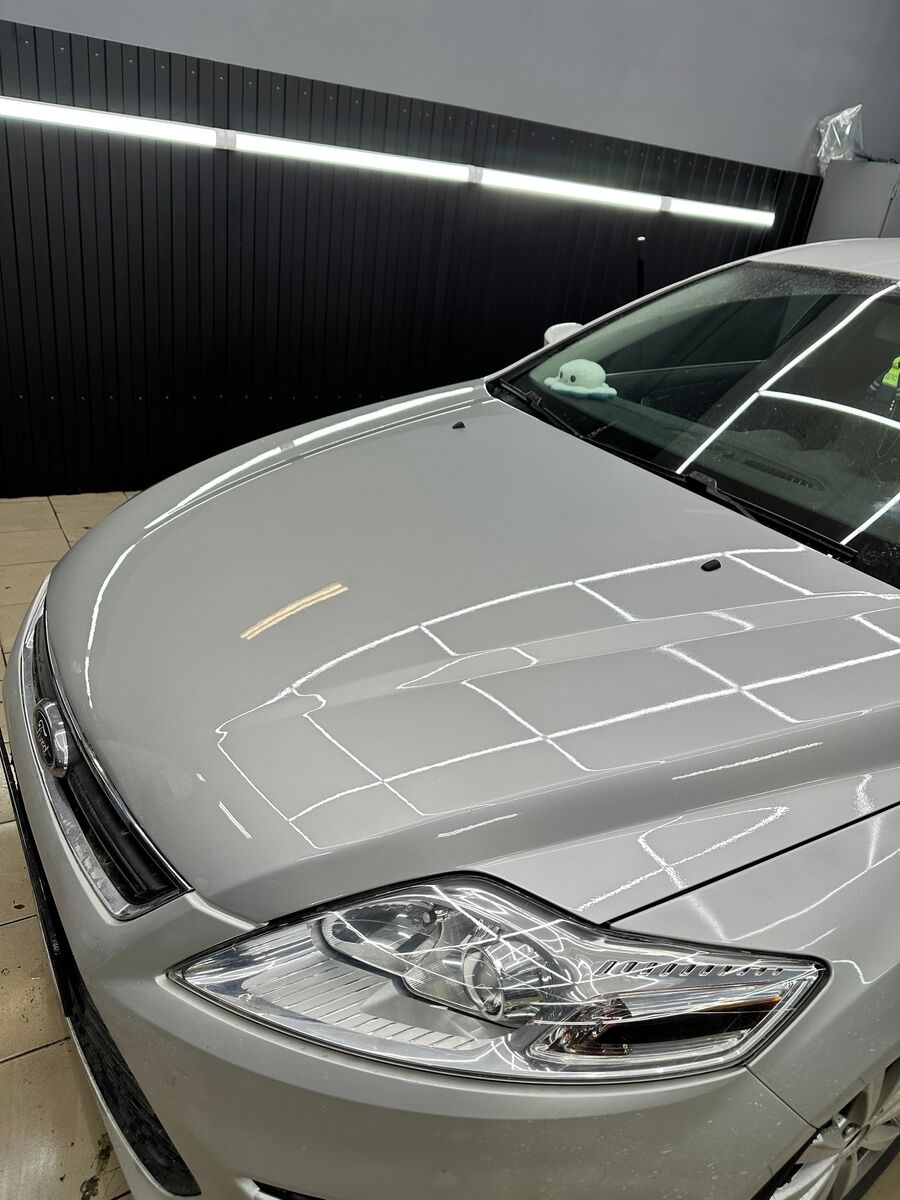 Ford Mondeo — оклейка капота после покраски для защиты от сколов